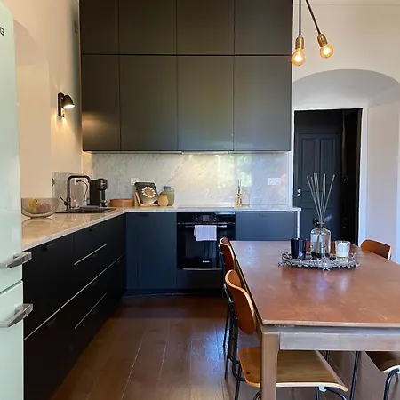 Au Charme De L'ancien