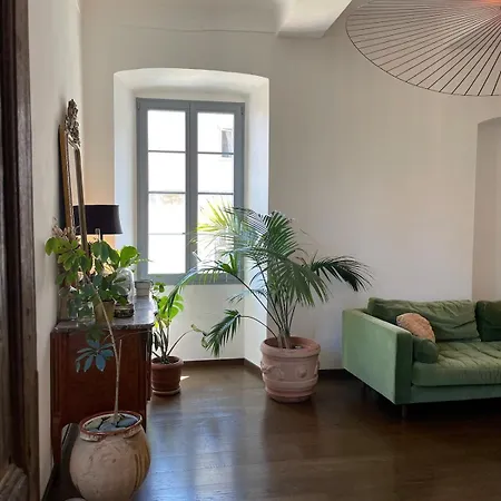 Au Charme De L'ancien