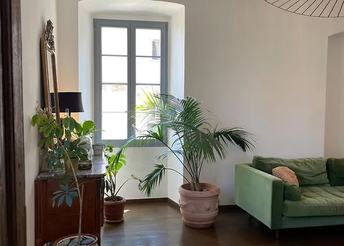 Au Charme De L'ancien