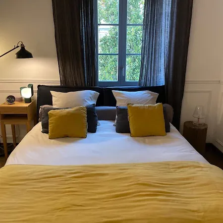 Au Charme De L'ancien Apartment