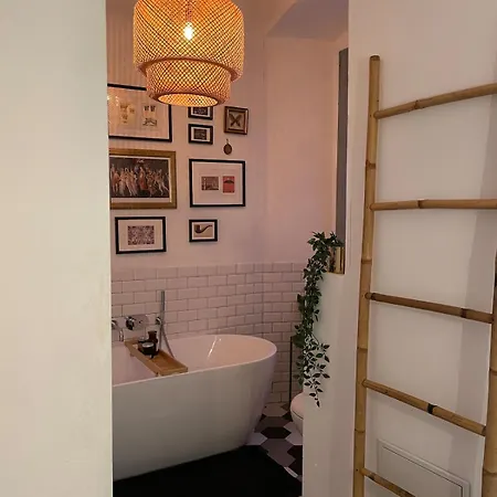 Au Charme De L'ancien