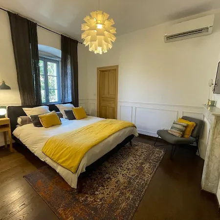 Au Charme De L'ancien