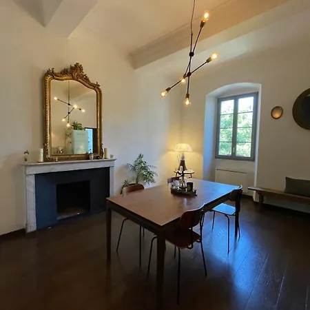 Au Charme De L'ancien Apartment *