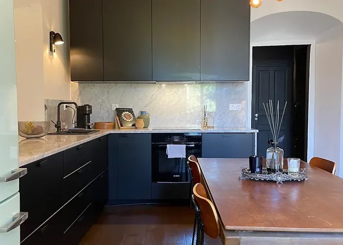 Au Charme De L'ancien