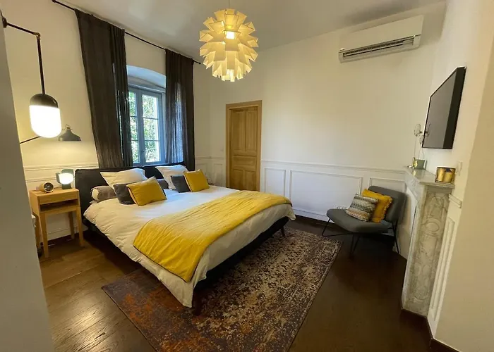 Au Charme De L'ancien